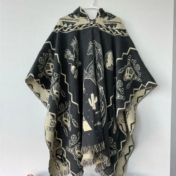 100%wool Southwestern Graphic Poncho ShawlFringe TrimTribal Western